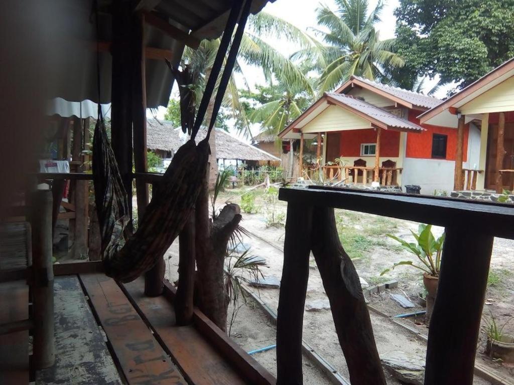 Relax Beach House Hotell Ko Lanta Eksteriør bilde