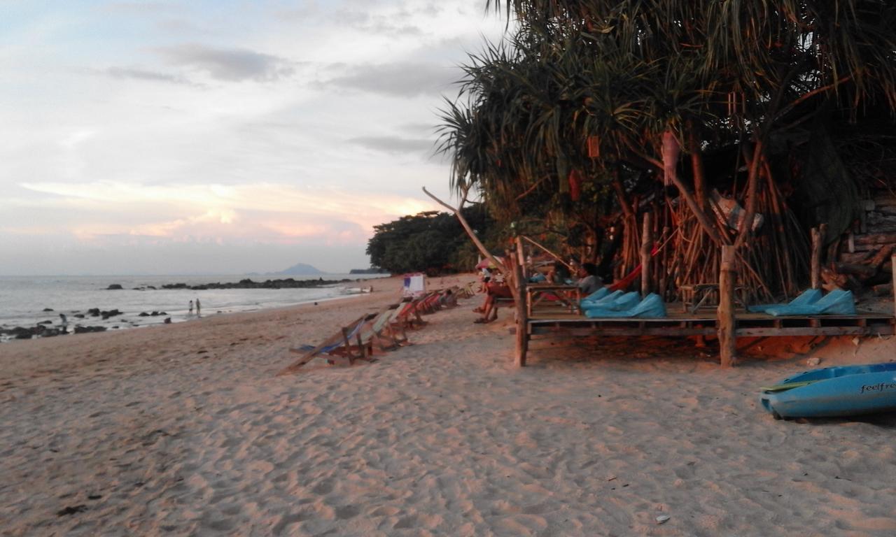 Relax Beach House Hotell Ko Lanta Eksteriør bilde